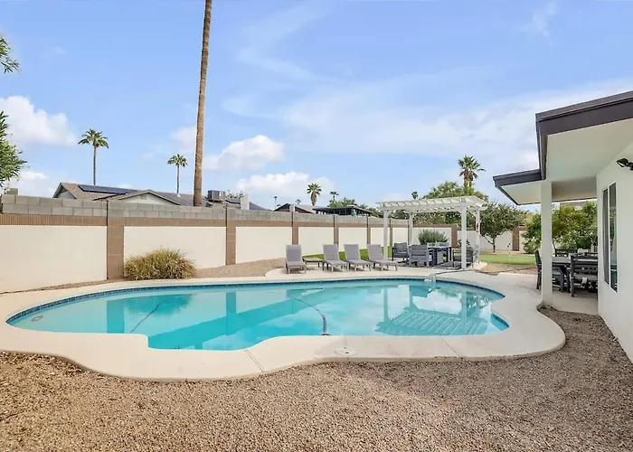 Modern Retreat With Pool Putting Games Holiday home