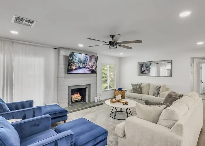 Modern Retreat With Pool Putting Games *