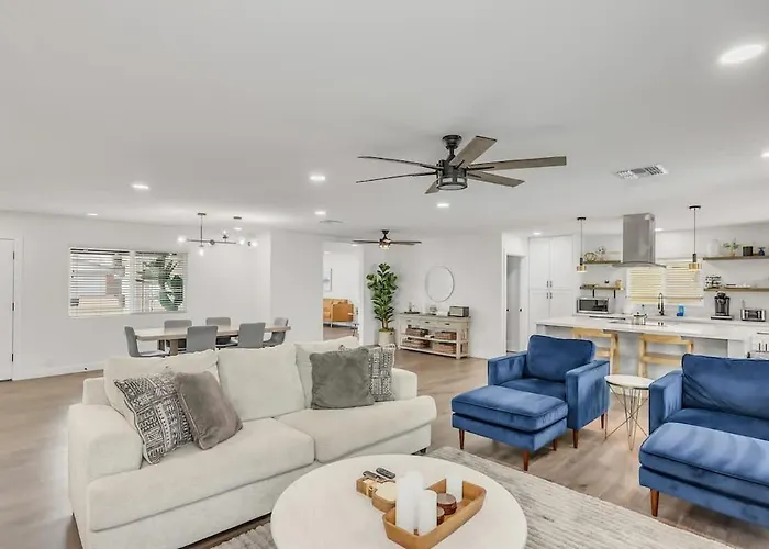 Modern Retreat With Pool Putting Games * Phoenix