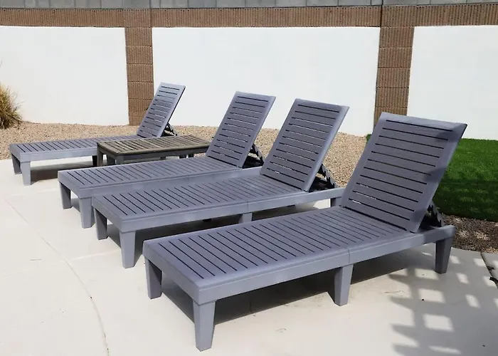 Modern Retreat With Pool Putting Games * Phoenix